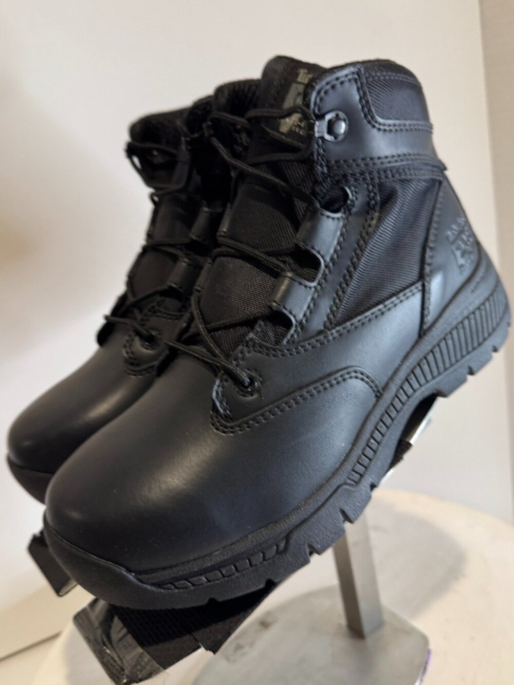 Timberland PRO Men's 6" Valor Soft-Toe Waterproof Work Boot YOUNG MEN'S SIZE 3.5